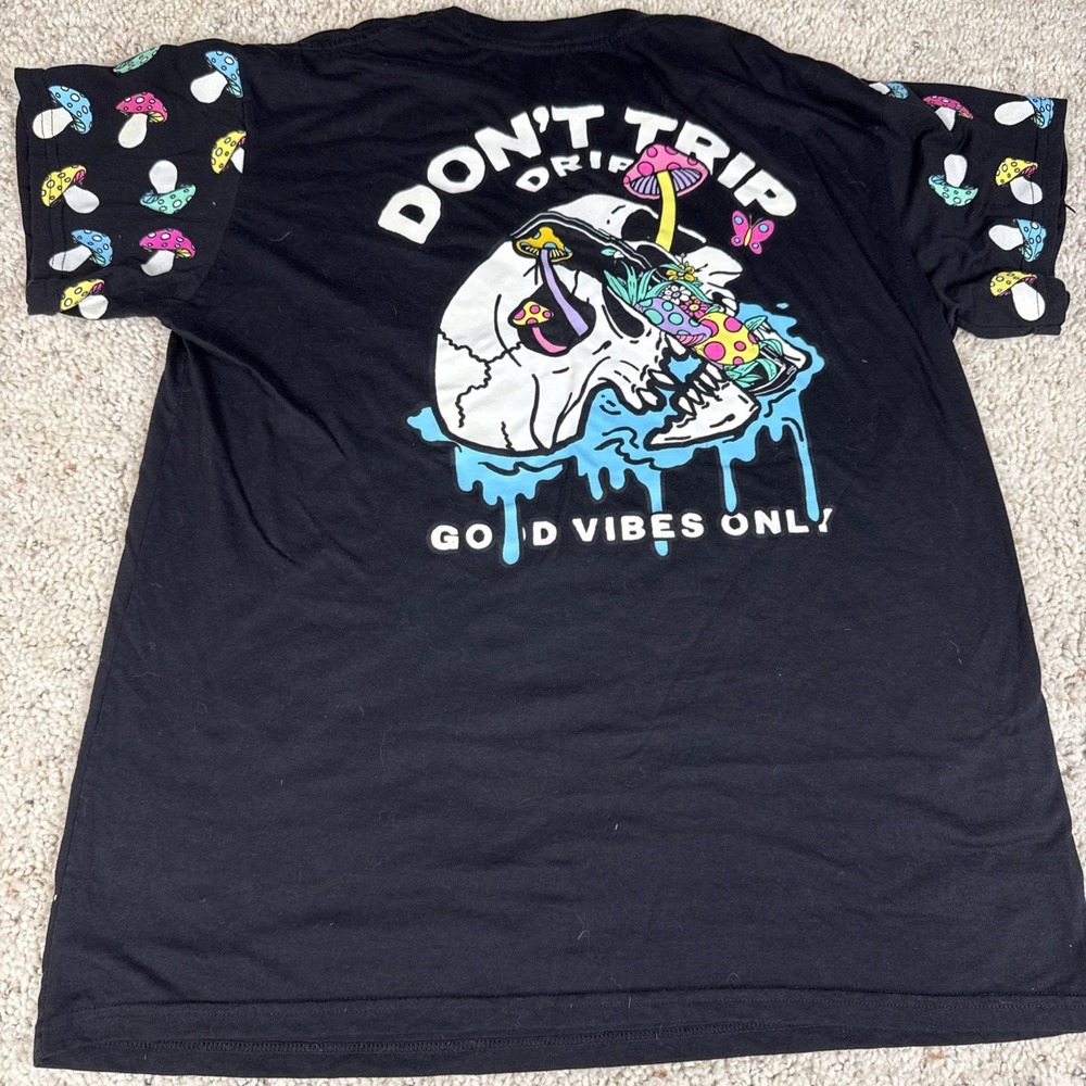 Weekend Warriors Black T-shirt Size XL‎ 'Don't Trip Drip, Good Vibes Only' Peru